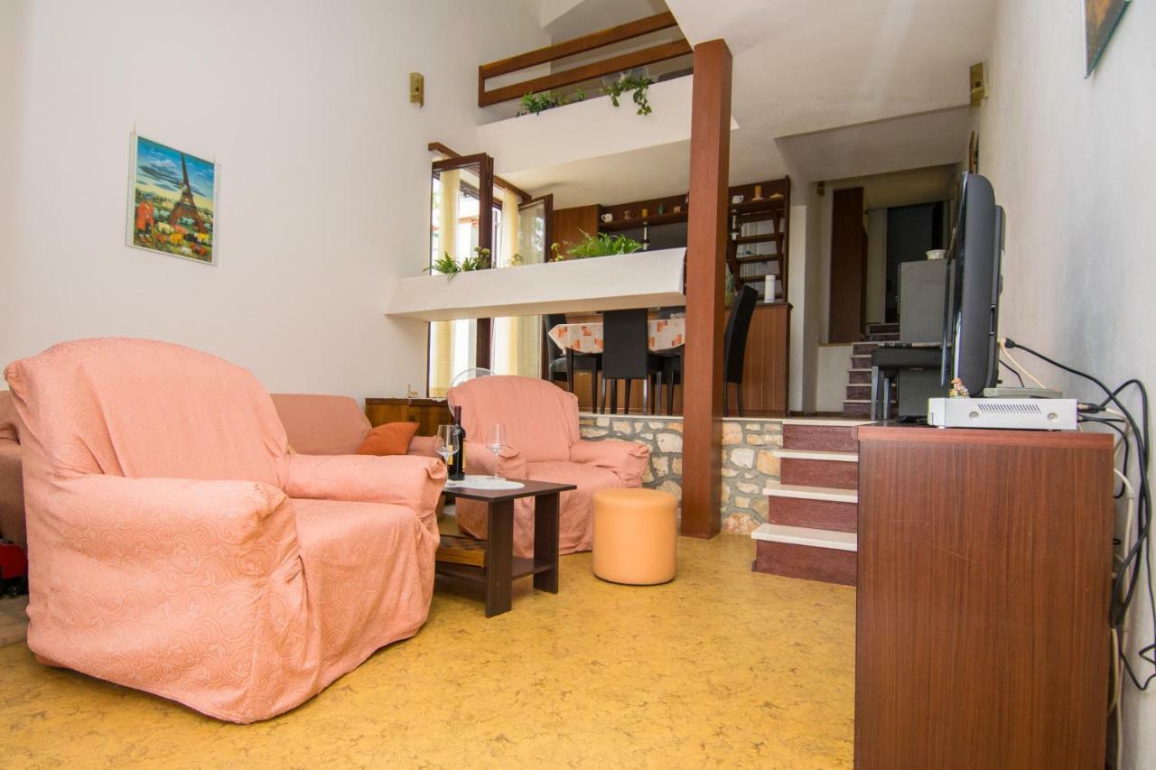 Vacation Home Mirjana Seget Vranjica Esterno foto