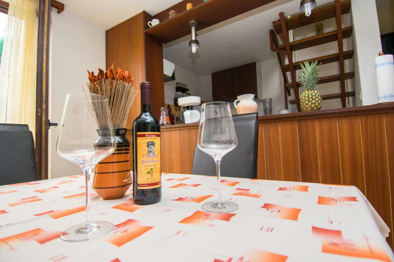 Vacation Home Mirjana Seget Vranjica Esterno foto