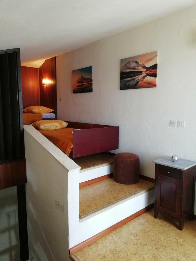 Vacation Home Mirjana Seget Vranjica Esterno foto