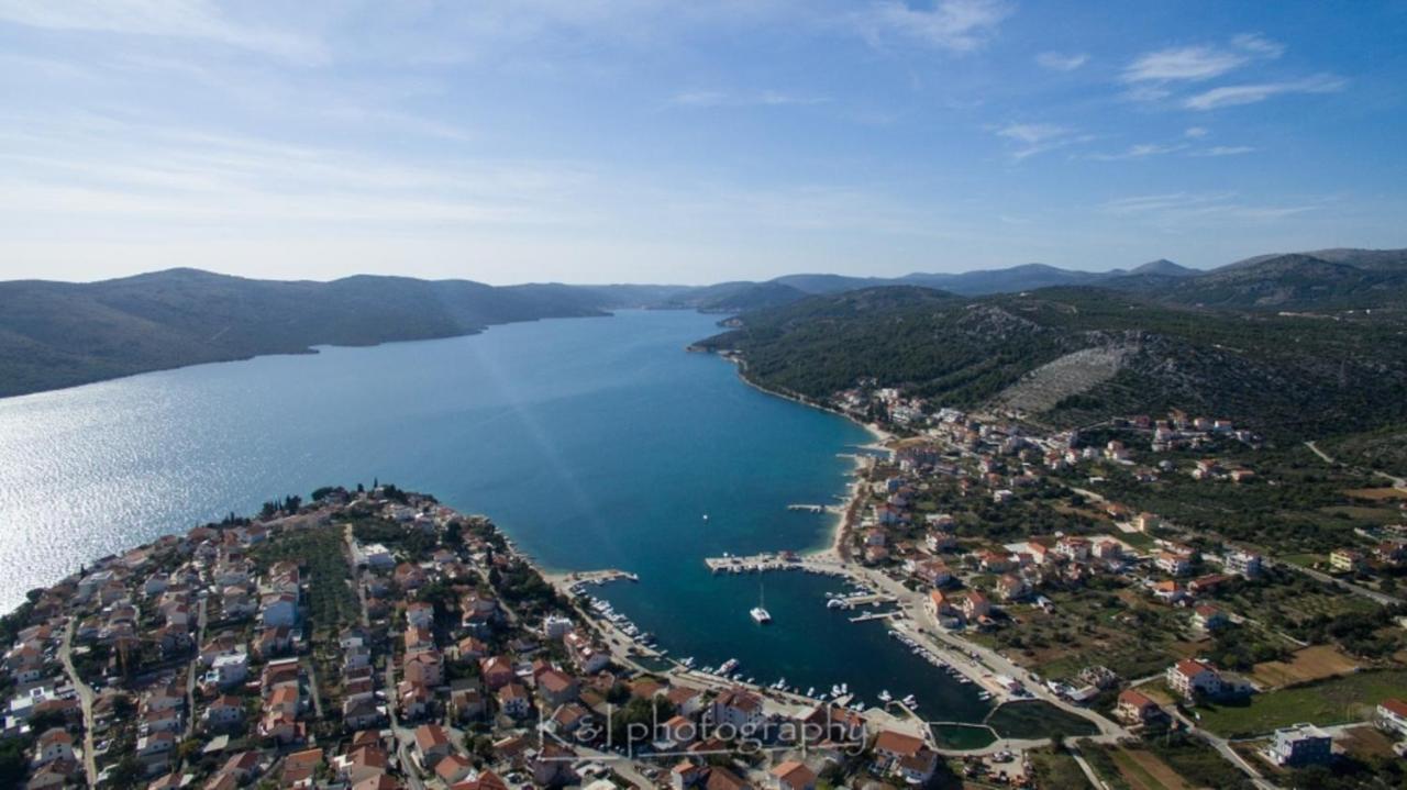 Vacation Home Mirjana Seget Vranjica Esterno foto